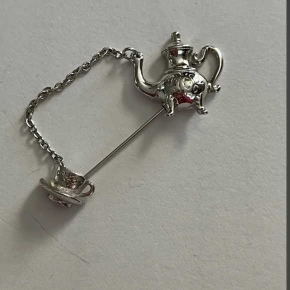 Vintage Avon Signed Teapot Teacup Silver Tone Metal Stick Pin - Picture 1 of 7